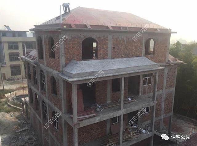 自建房帶超大庭院、泳池，看完都不想在城里買房了