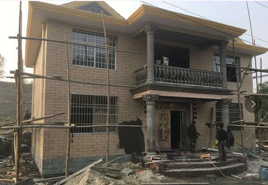 湖南21萬自建歐式別墅，引來全村圍觀仿建，真值！