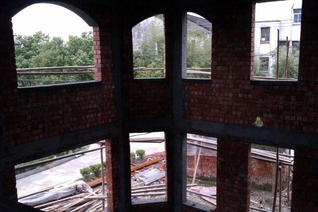 農村別墅建的太好看了，讓鄰居情何以堪