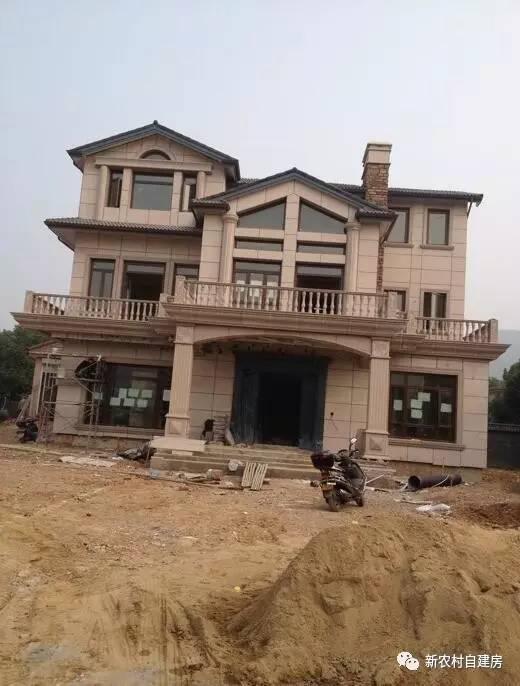 土豪曬500萬農(nóng)村自建房，沒想到最后卻被網(wǎng)友扒皮