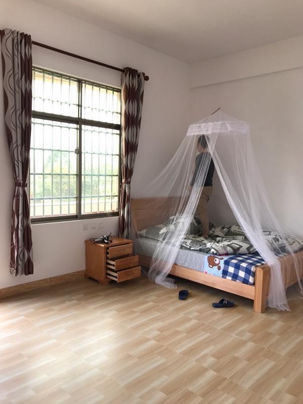 逃離深圳，我用70萬蓋了棟小別墅迎娶了白富美老婆