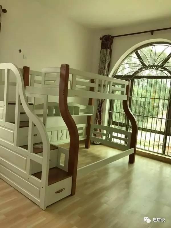 老板自建豪華洋氣的三層農(nóng)村別墅，不愧是福建的房子！