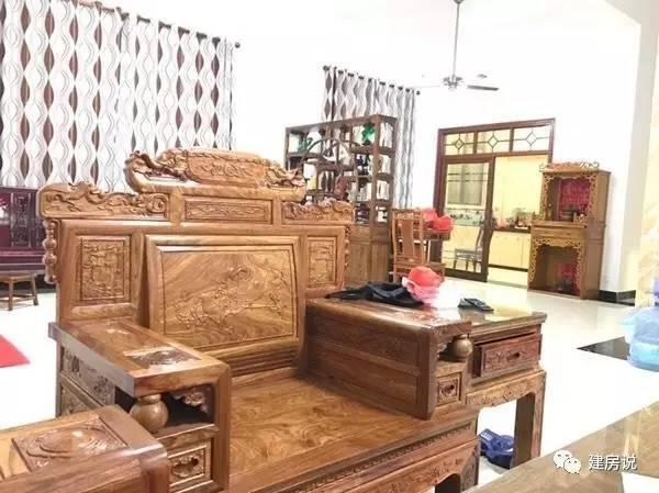 老板自建豪華洋氣的三層農(nóng)村別墅，不愧是福建的房子！