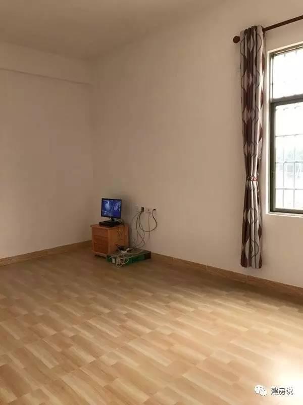 老板自建豪華洋氣的三層農(nóng)村別墅，不愧是福建的房子！