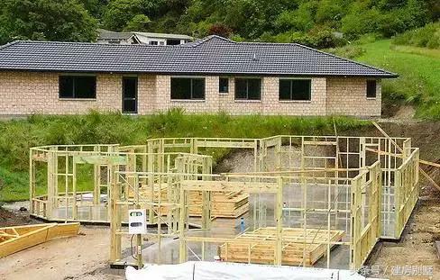 實拍華人夫妻新西蘭自建房全過程，有山有水有鄰家女孩