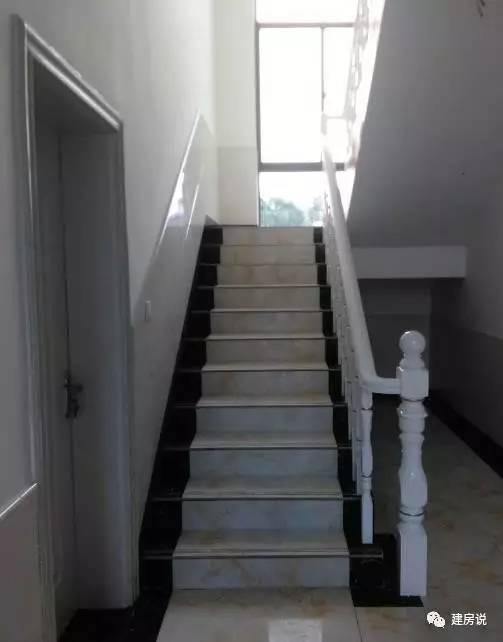 湖南網友曬自建三層農村別墅，外觀和裝修完美搭配