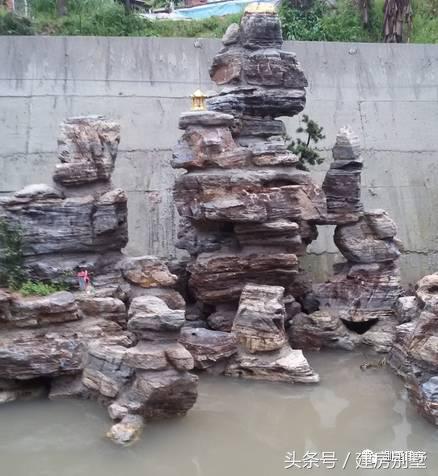 湖北一土豪曬三層別墅，豪華裝修有假山還有魚塘