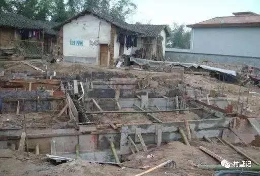 25萬建二層農(nóng)村別墅，圓了媳婦兒的別墅夢