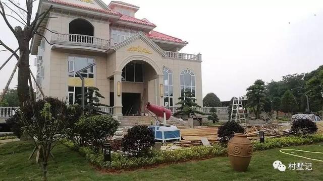 去舅舅剛建好的農(nóng)村別墅玩，有個(gè)超大庭院都不舍得回自己家了