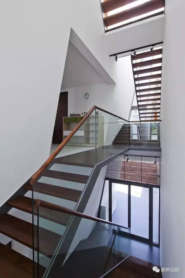 7.5X15米現代鄉村別墅，設計核心是采光，帶地下室含平面圖