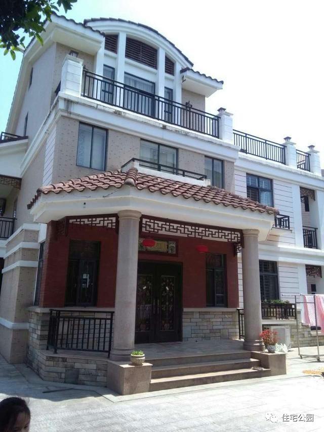 這棟11X9米的3層別墅蓋好了，據說毛坯成型只需要40萬？