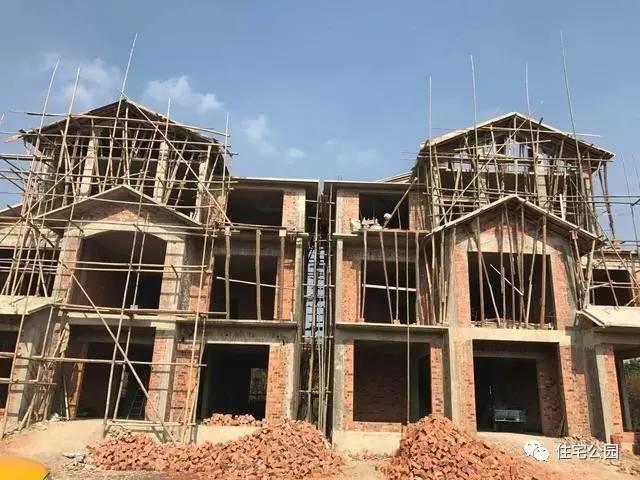 12套30萬建成農村別墅，第3套南北適合第6套丑哭卻是首選？