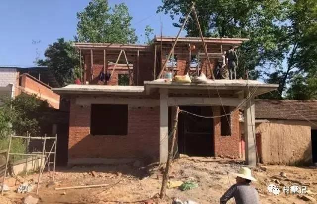 20萬將舊房子翻蓋成農村別墅，村長都點贊