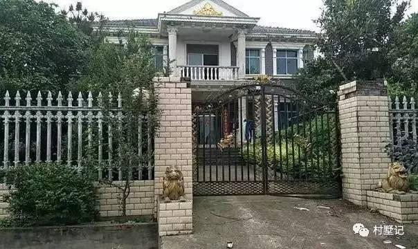 有錢(qián)有地就建農(nóng)村別墅，花花草草大院子居住格外舒適