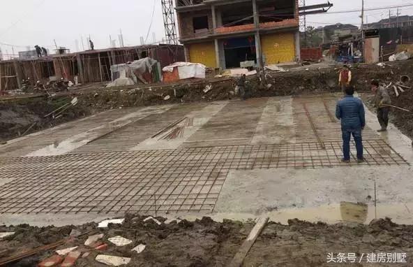 在浙江老家建起一棟四層商住兩用房，奶奶開始當起了“包租婆”