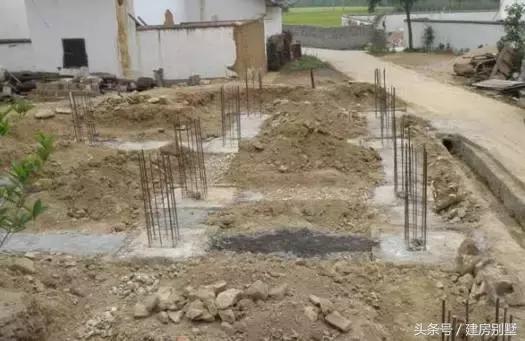 自建三層小別墅施工方式引熱議，江西老表說出了心里話