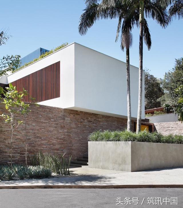 海南設計很新穎的房子帶庭院和室內裝修設計圖