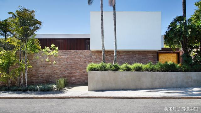 海南設計很新穎的房子帶庭院和室內裝修設計圖