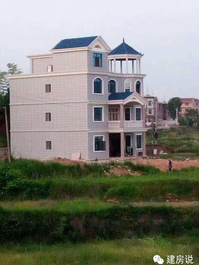 小伙回老家自建四層樓房，轟動整個村