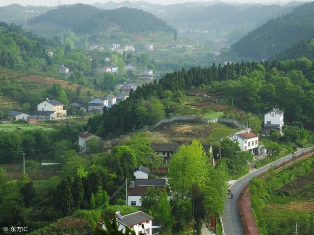 農村有宅基地就是好，可以自建喜歡的別墅！