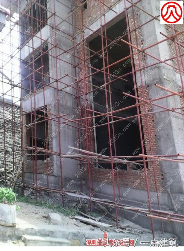 帶地下室和小塔樓的三層豪華歐式別墅效果圖+建造施工實(shí)景照片！