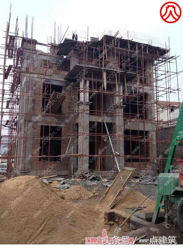 帶地下室和小塔樓的三層豪華歐式別墅效果圖+建造施工實(shí)景照片！