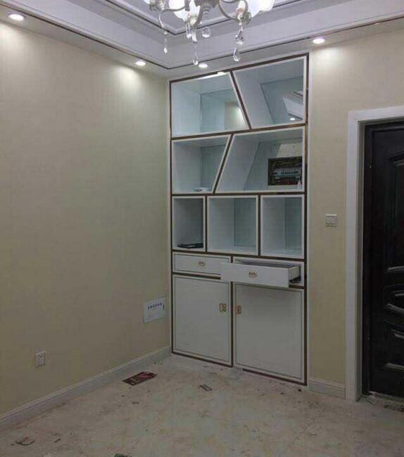 婆家花一百來萬在農(nóng)村建好的大別墅，全家男女老少都很喜歡！