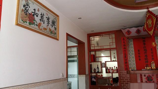 離開深圳7年，曬曬我姐農村自建別墅，博古架和樓梯太贊了！