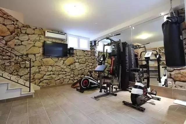 別墅地下室這樣裝修，全家人都不愿出去了！