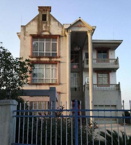 羅馬柱不要瞎用，看完這棟別墅才知道用錯羅馬柱毀了整棟房