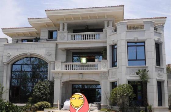 羅馬柱不要瞎用，看完這棟別墅才知道用錯羅馬柱毀了整棟房