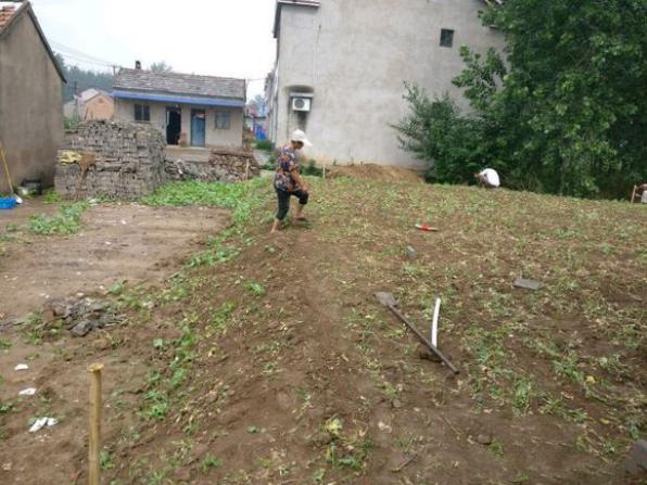 小伙20萬做三層自建房，看完施工過程誰還敢住？