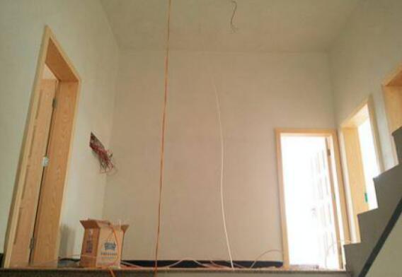 努力賺錢，為給爸媽一個養老的地方，農村小伙18萬為父母建別墅！