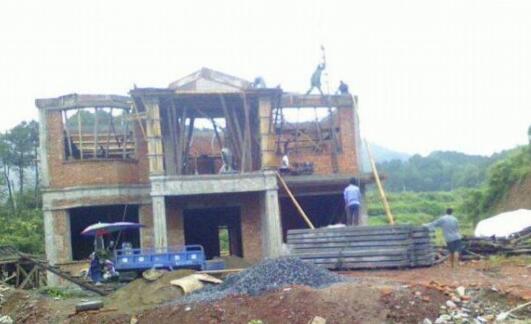 曬曬農(nóng)村老爸自建小別墅，才花了25萬(wàn)！