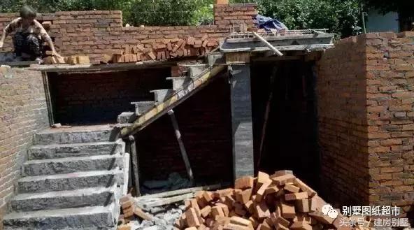 為我新落成的別墅，造了大部分農(nóng)村人都見過的小火灶！