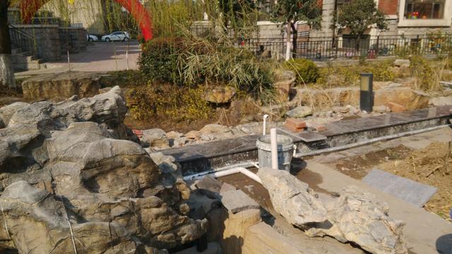 花了幾百萬買了別墅，發現開發商建的院子太差，自己從新建！