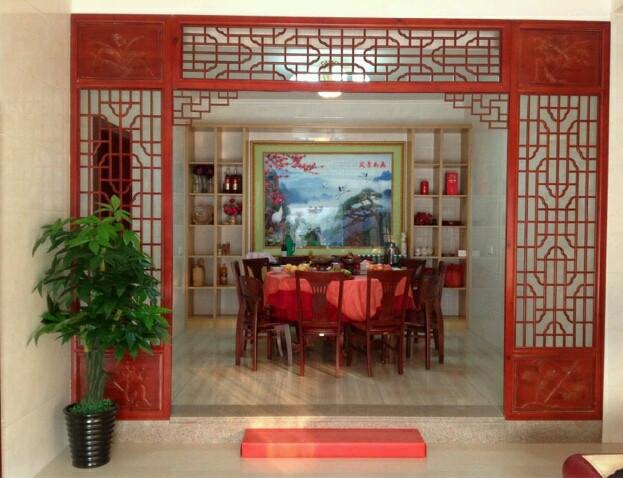 曬曬公公花100多萬的農(nóng)村小別墅，最喜歡院子里的草坪和大魚池！