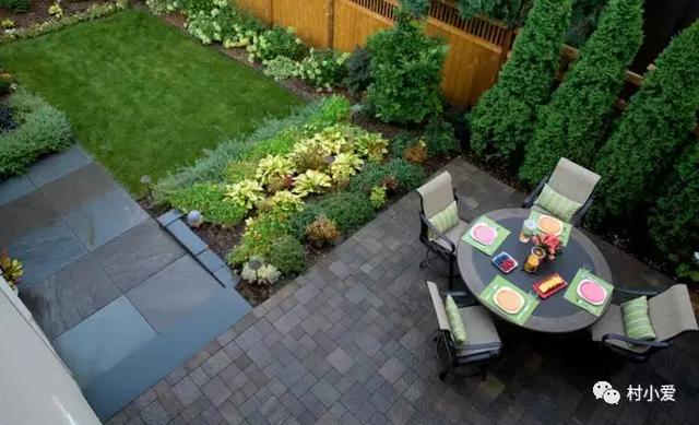 兄弟倆回家鄉自建雙拼別墅，有車庫有庭院，看完不信你不贊