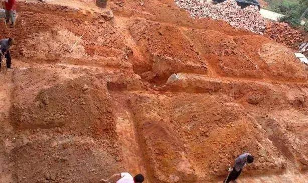 農村自建房基礎施工這么做才能又穩又安全，別再花冤枉錢了