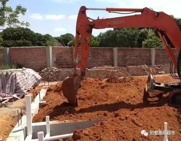 農村自建房基礎施工這么做才能又穩又安全，別再花冤枉錢了