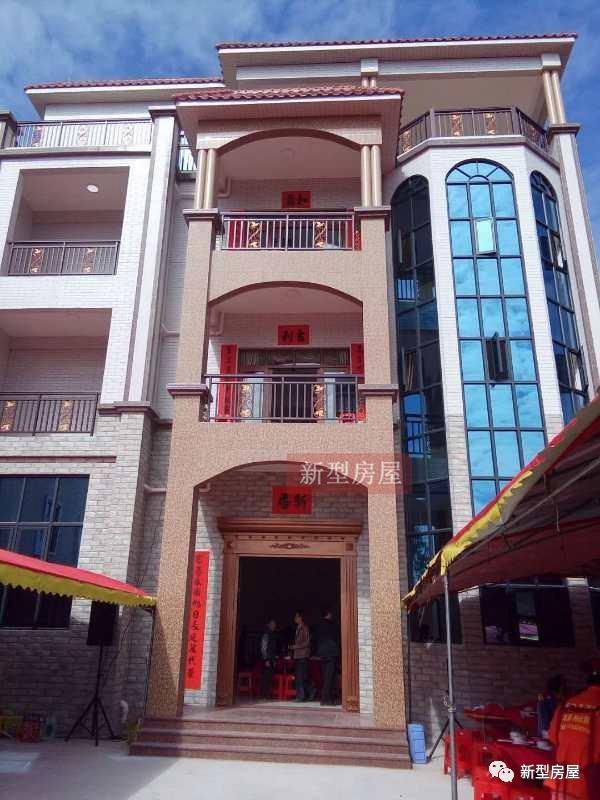 幾棟完工的農村房屋實拍照片，一棟賽一棟的漂亮