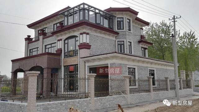 幾棟完工的農村房屋實拍照片，一棟賽一棟的漂亮