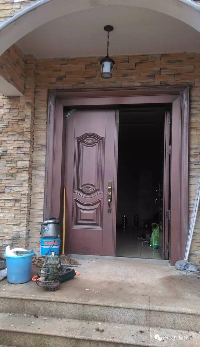 湖南人真的會算計，30萬建套二層半歐式豪華鄉(xiāng)村別墅