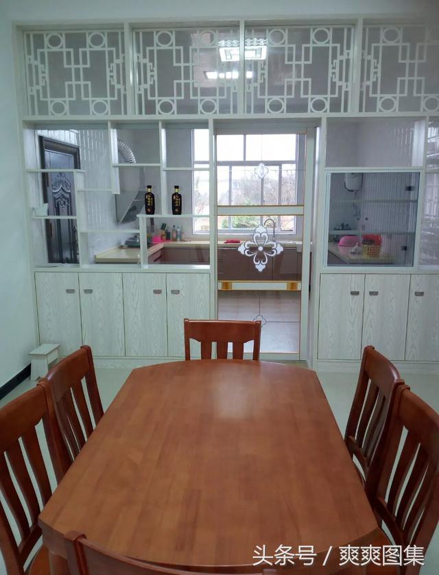 自己在農村建的小別墅 城里200萬都買不到 羨慕吧