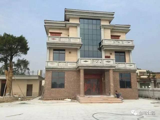 農村朋友曬別墅12X10米，380平，多少錢能建成？