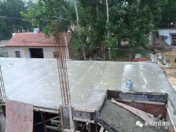 40萬兄弟合建雙拼別墅，施工全程實拍，含平面