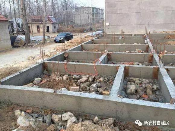 40萬兄弟合建雙拼別墅，施工全程實拍，含平面