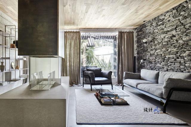 意大利石頭與木頭結合的鄉村別墅