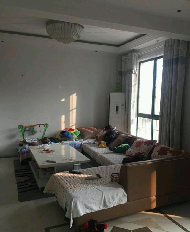 堪比千萬大別墅的鄉下自建房，全屋的裝修婆婆裝得富麗堂皇！