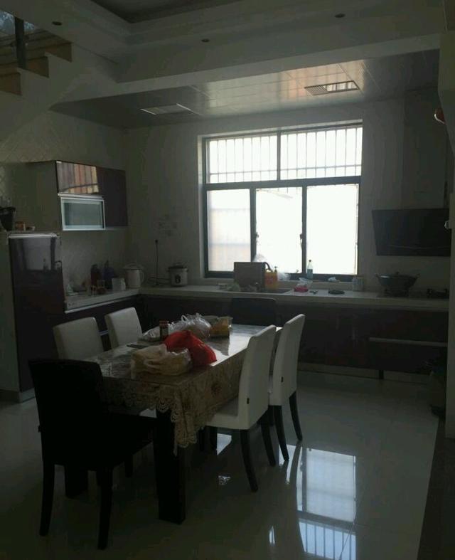 堪比千萬大別墅的鄉下自建房，全屋的裝修婆婆裝得富麗堂皇！